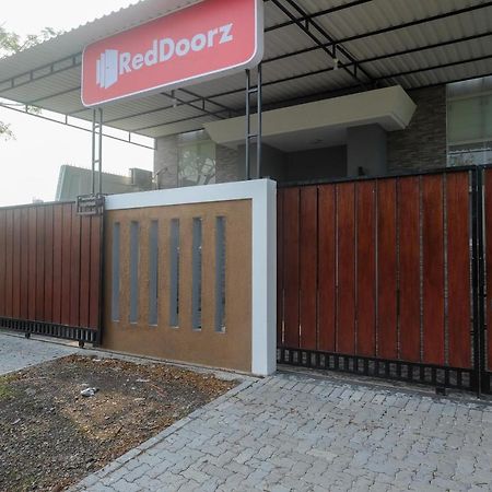 Reddoorz Near Kawasan Bandara Ahmad Yani Semarang 2 호텔 외부 사진