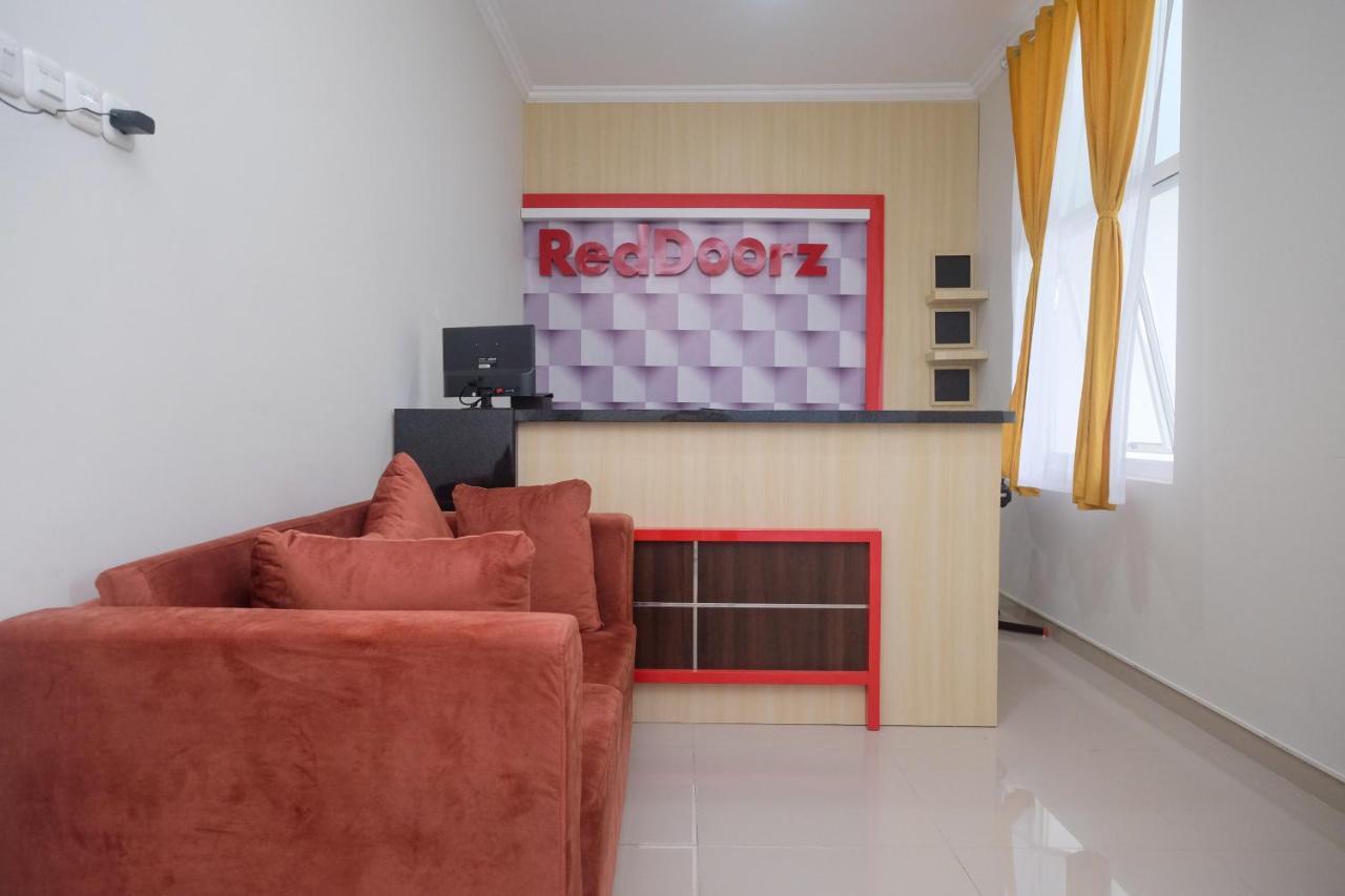 Reddoorz Near Kawasan Bandara Ahmad Yani Semarang 2 호텔 외부 사진