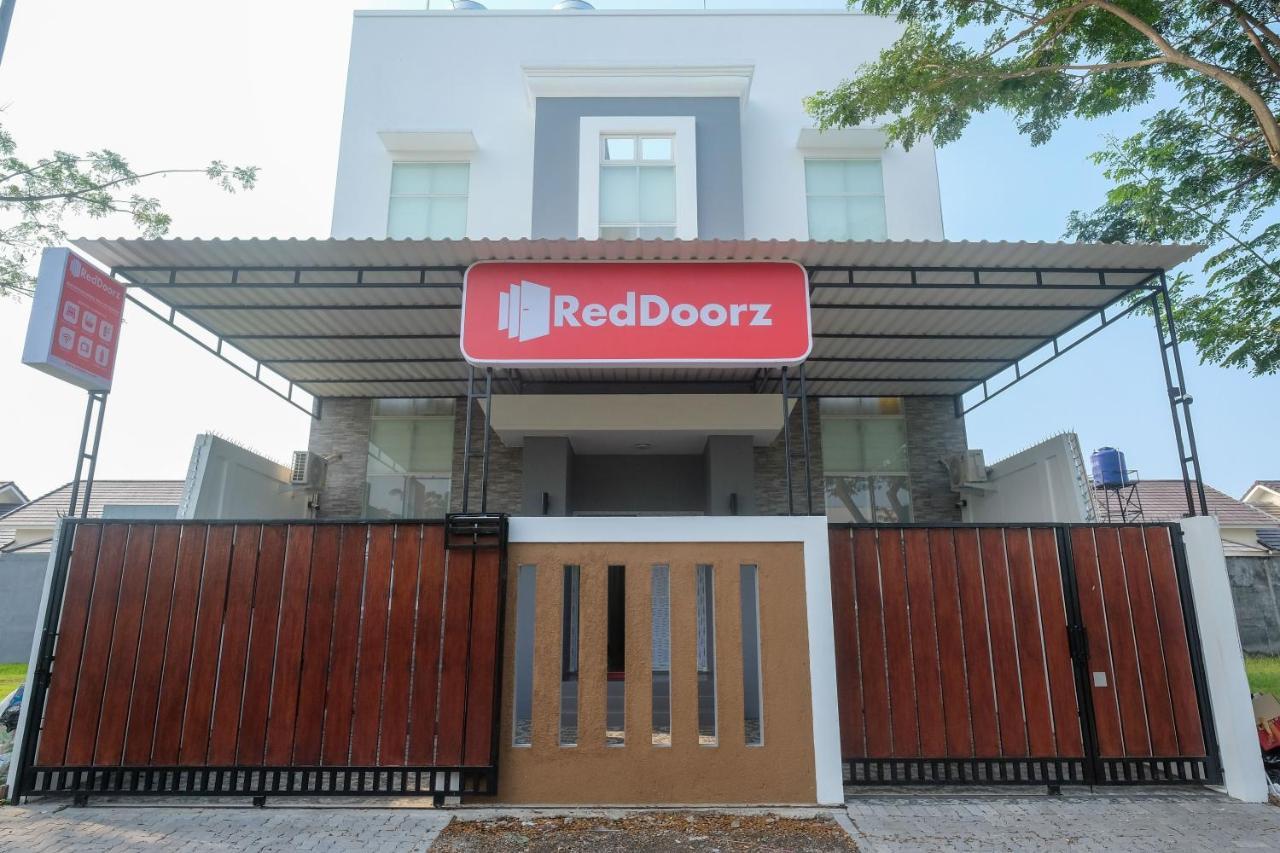 Reddoorz Near Kawasan Bandara Ahmad Yani Semarang 2 호텔 외부 사진