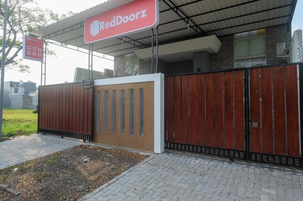 Reddoorz Near Kawasan Bandara Ahmad Yani Semarang 2 호텔 외부 사진